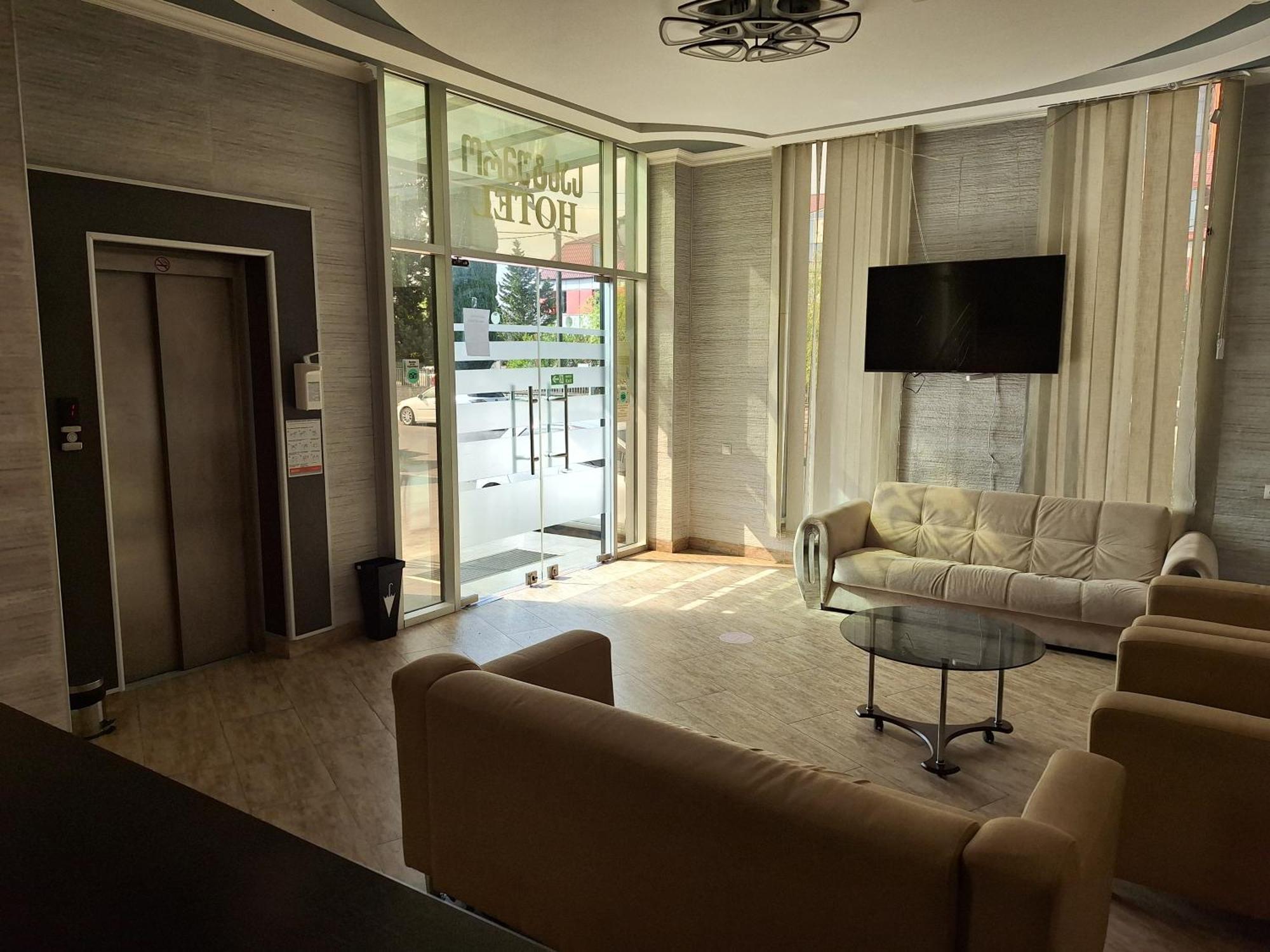 Hotel Georgian Kutaisi Eksteriør bilde